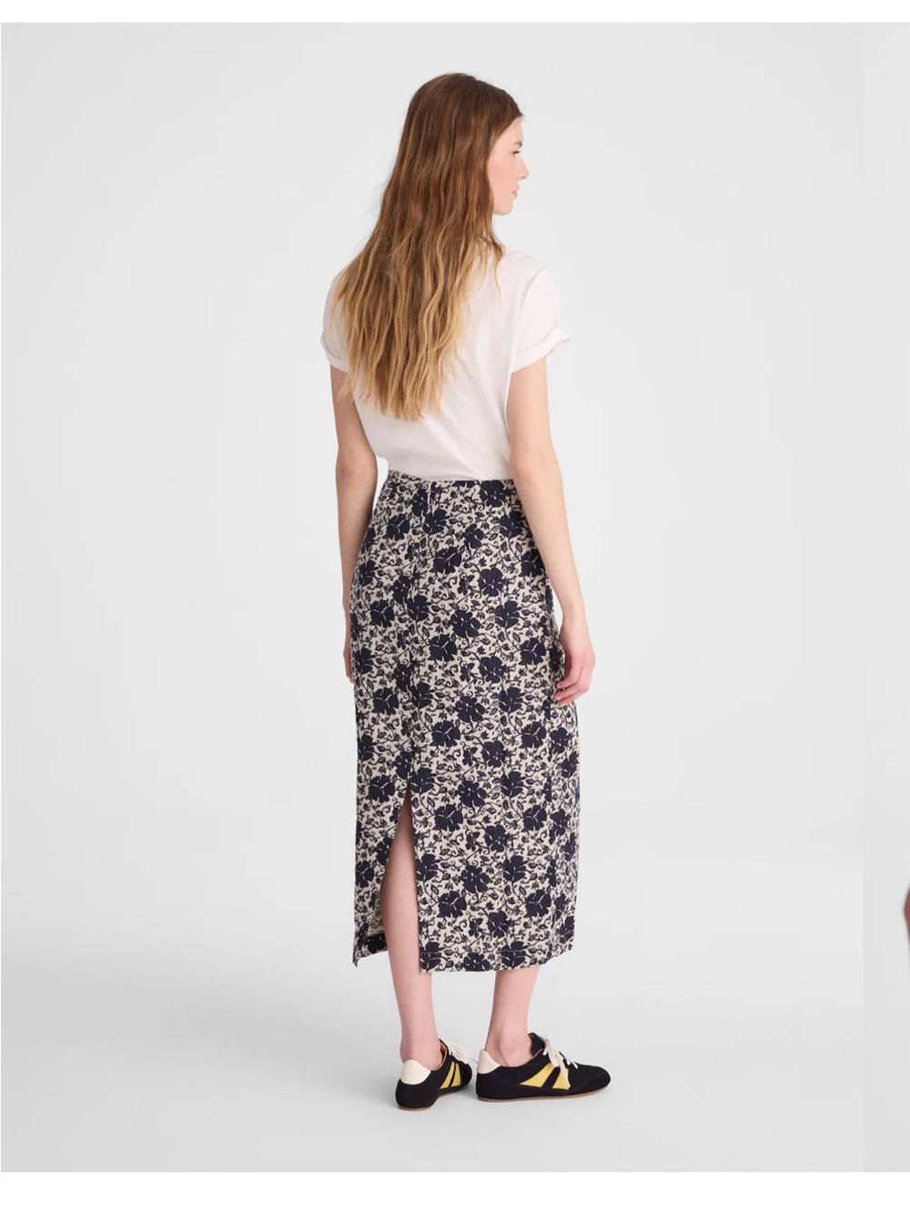 Madewell Pull-On Midi Skirt in Floral-Print Linen - Picture 2 of 7